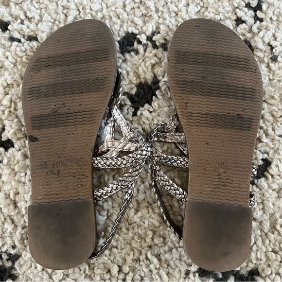 Preloved Metallic Merona Sandals - Picture 5 of 5